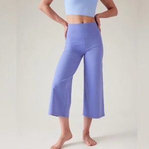 NWOT Athleta Elation Wide Crop Pant